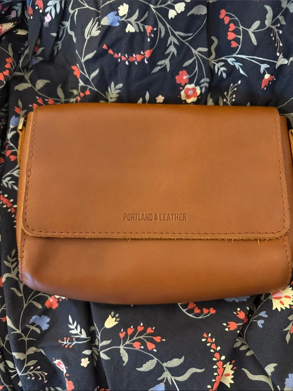 Portland Leather Women's Honey Metro Crossbody Bag
